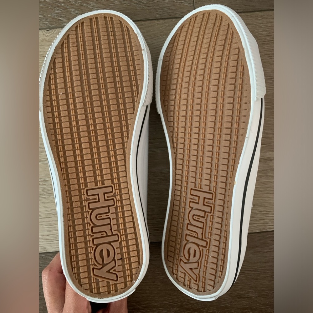 Hurley white canvas sneaker women’s size 6